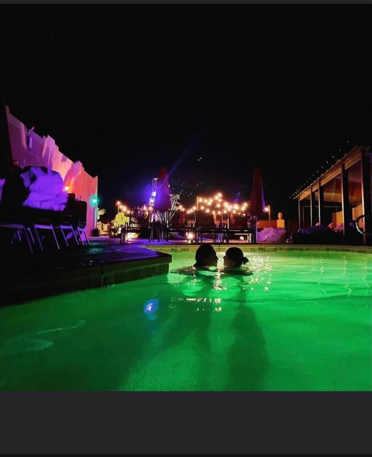 Mi Kasa Hot Springs 420,Adults Only, Clothing Optional Hotel Desert Hot Springs Ngoại thất bức ảnh